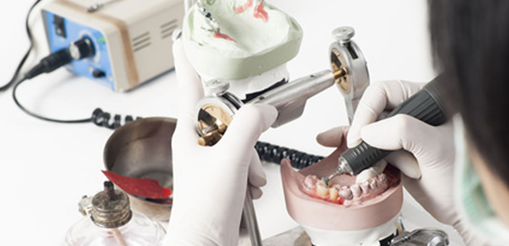 歯専門歯科技工士